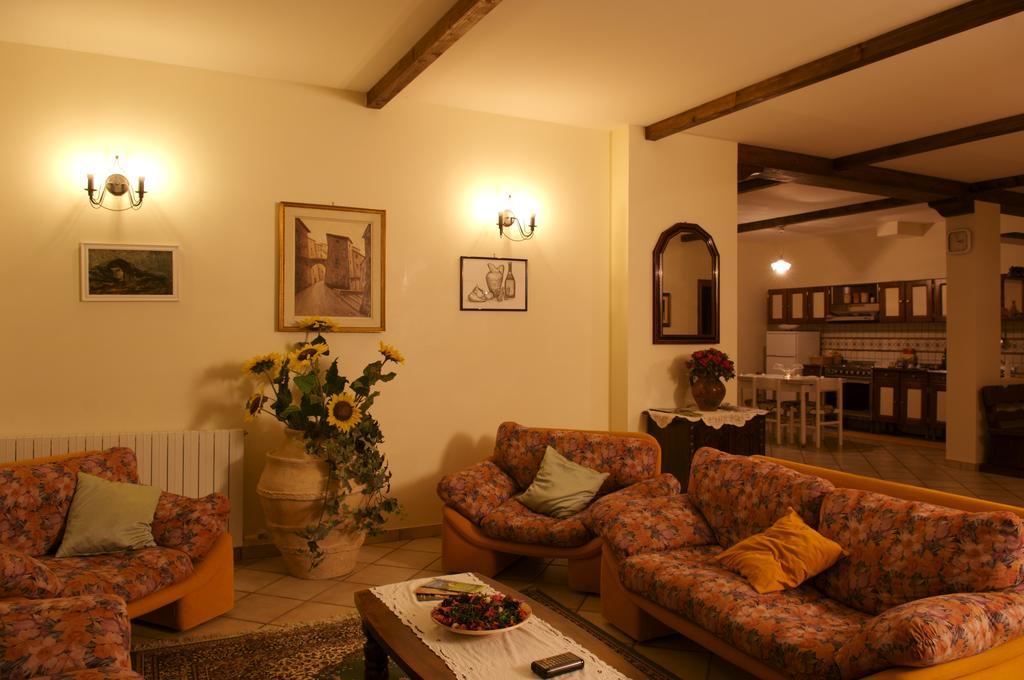 La Colonna Bed and Breakfast Montelanico Εξωτερικό φωτογραφία